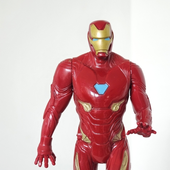 2017 Marvel Hasbro Iron Man Avengers Action Figure Toy, 6", Moving Arms, Rare - Picture 2 of 12